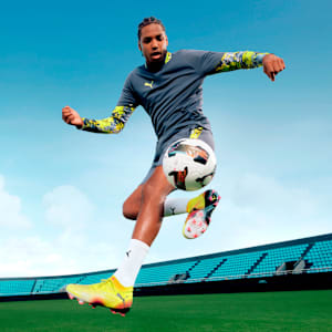 Chaussures de soccer à crampons pour terrain ferme FUTURE 8 ULTIMATE Homme, Yellow Alert-PUMA Black-Sun Struck, extralarge